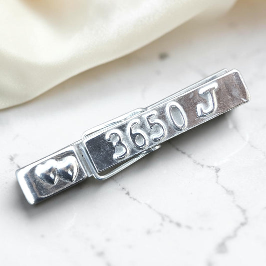 3650 J Clothes Peg Fridge Magnet, Pewter Clothes Peg with Heart