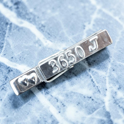 3650 J Pewter Clothes Peg Paperweight and Photo Holder