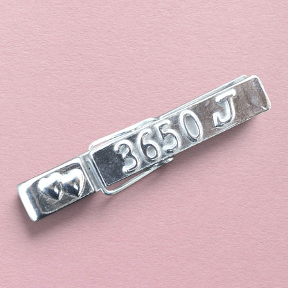 3650 J Clothes Peg Fridge Magnet, Pewter Clothes Peg with Heart