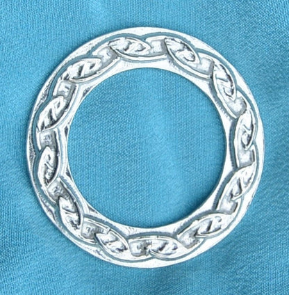 Celtic Knot Brooch (Interlink Design), Handcast Pewter, Polished Finish