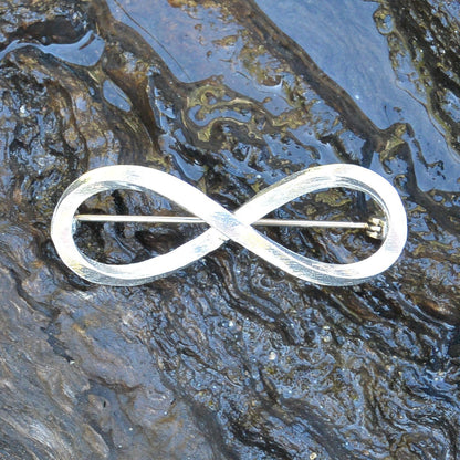 Infinity Loop Brooch, Handcast Pewter, Polished Finish