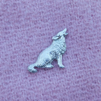Wolf Brooch (Howling), Handcast Pewter, Polished Finish