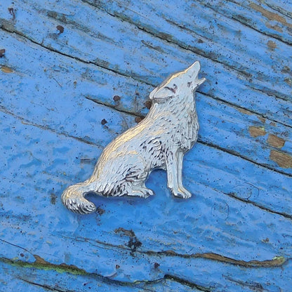 Wolf Brooch (Howling), Handcast Pewter, Polished Finish