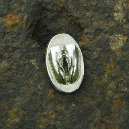 Yoni Vulva Pewter Pocket Charm – Feminist Gift, Sacred Feminine Token, Handcast in Fine Pewter by William Sturt