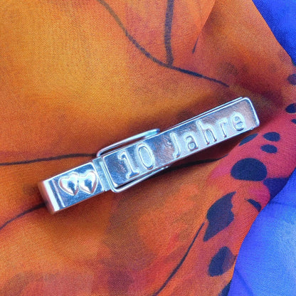 Tin anniversary "10 Jahre" Peg Photo Holder, Handmade by William Sturt in Fine Pewter