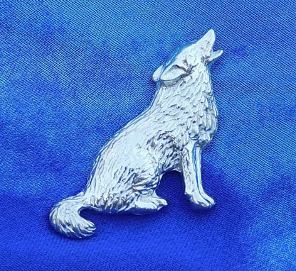 Wolf Brooch (Howling), Handcast Pewter, Polished Finish