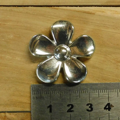 Daisy Brooch, Handcast Pewter, Polished Finish