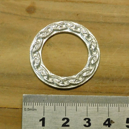 Celtic Knot Brooch (Interlink Design), Handcast Pewter, Polished Finish